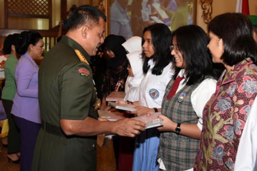 Dharma Pertiwi Tingkatkan Peranan Wanita Indonesia