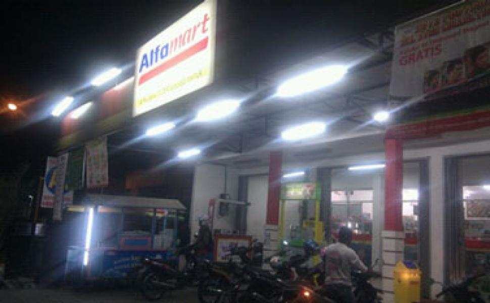 Disperindag Ngaku Berikan Izin Tayang Alfamaret dan Indomaret