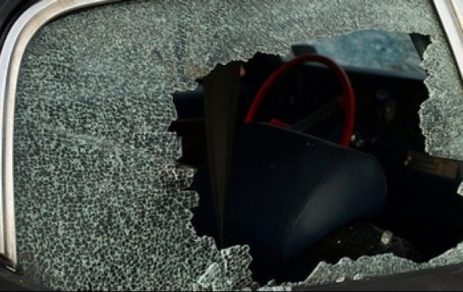 Ditinggal Pergi ke Alfamart, Kaca Mobil Mahasiswa Pekanbaru Dipecah Bandit