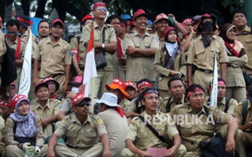 Doa Pamungkas Nasib Pegawai Honorer K-2