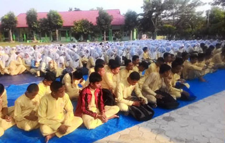 Hadapi UN, SMKF Ikasari Pekanbaru Gelar Muhasabah