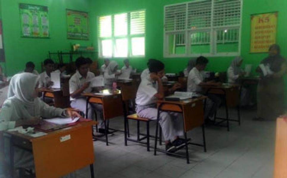 Inspektorat Jendral Tinjau Pelaksanaan UN di SMAN 9 Pekanbaru