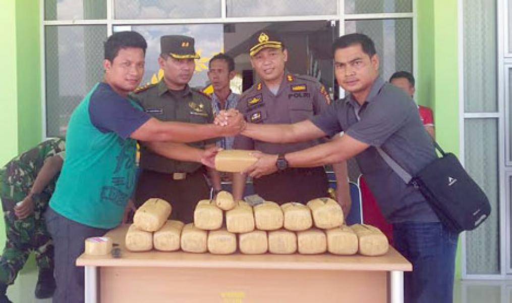 Kodim 0321 Rohil Gagalkan Pengiriman 16 Paket Besar Ganja Asal Aceh