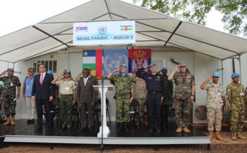 Konga XXXVII-B/Minusca Terima Penghargaan dari Kontingen Serbia