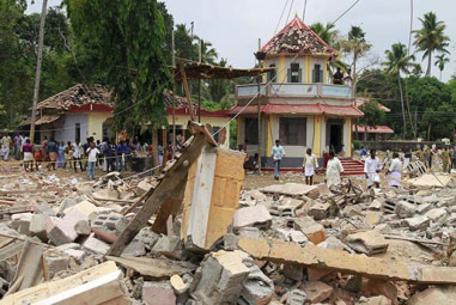 Korban Ledakan Kuil India Capai Seratusan Jiwa