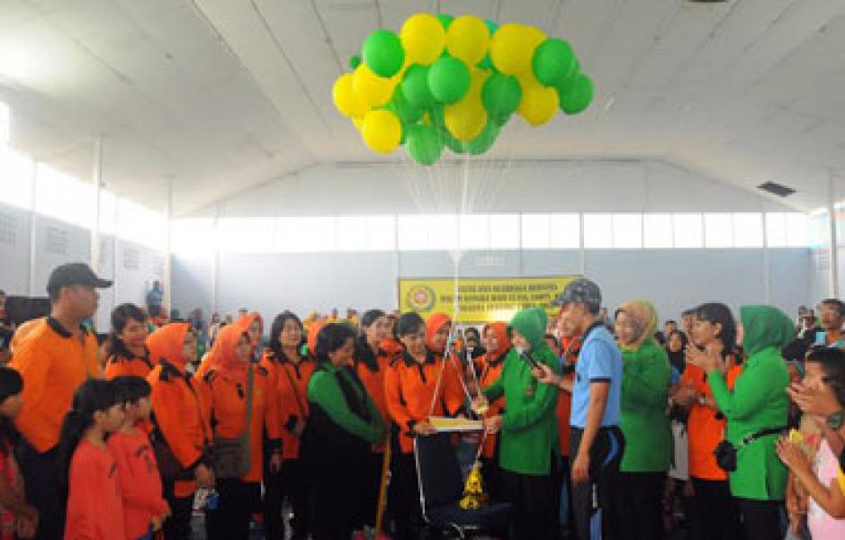 Meski Pekanbaru Diguyur Hujan, HUT Ke-52 Dharma Pertiwi Tetap Bersemangat