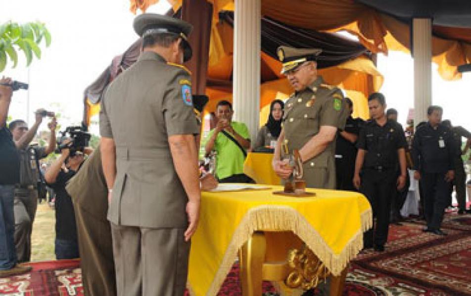 Pelantikan Bupati Pelalawan dan Rohul di Gedung DPRD Riau