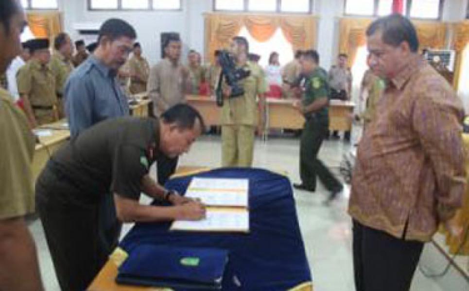 Pemkab Inhu Tanda Tangani MoU dengan Kejari dan PN Rengat