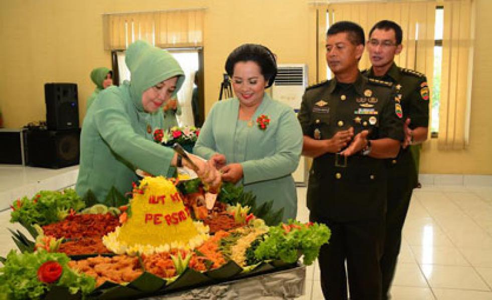 Persit Kartika Chandra Kirana Koorcab Rem 031 PD I/BB  Peringati HUT Persit Ke-70