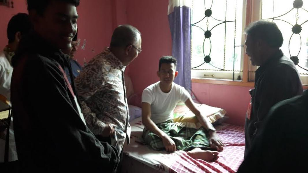 Plt Gubri Temui Mahasiswa yang Demo dan Besuk Fauzi