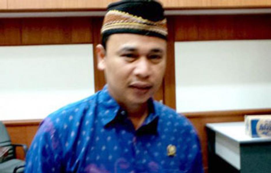 Plt Gubri akan Evaluasi SKPD, DPRD Riau Sebut Telat