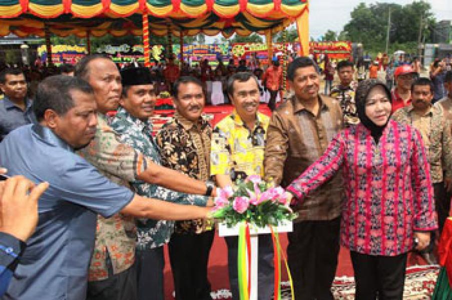 Resmikan GOR Tualang, Syamsuar: `Tingkatkan Prestasi Atlet`