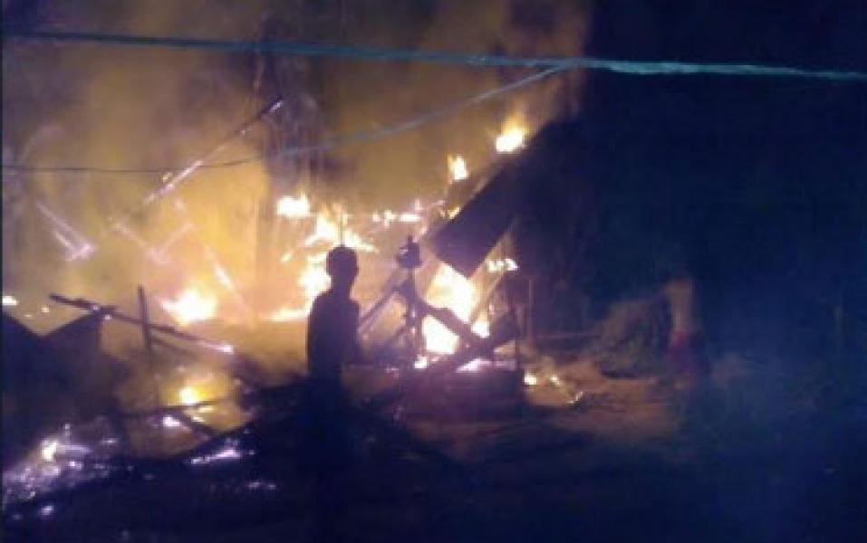 Rumah Janda Tanah Merah Ludes Dilalap Sijago Merah