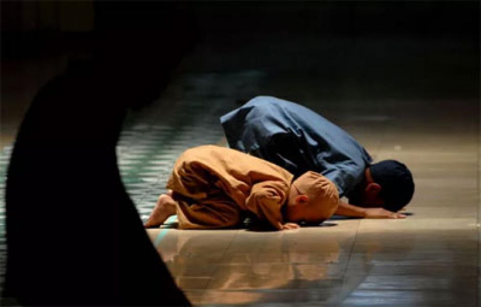 Anjuran Memukul Anak jika Tidak Salat, Benarkah?
