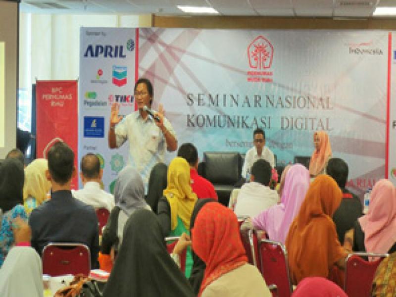 Bijaklah Bersosial Media di Era Komunikasi Digital