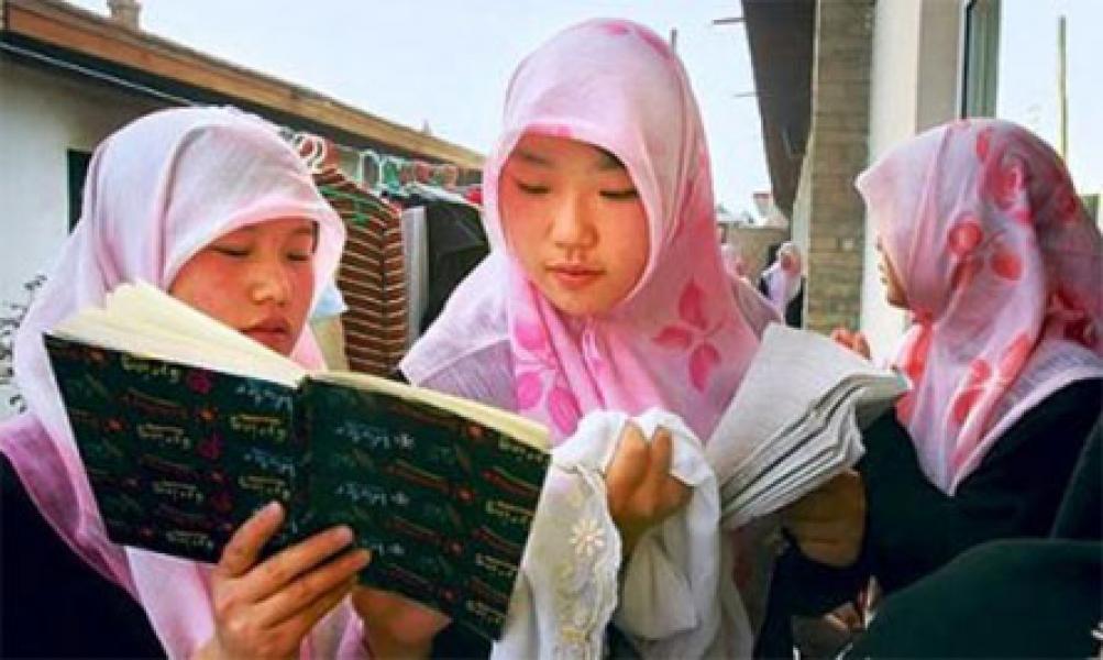 Cina Larang Muslim Uighur Gunakan Nama Islam