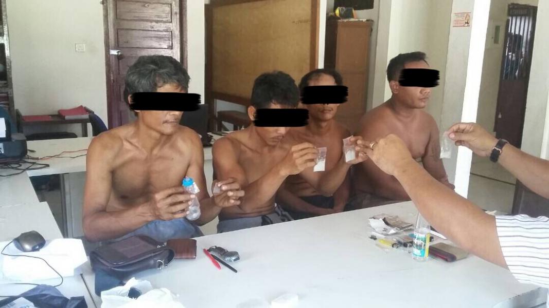 Empat Pria di Kampar Diciduk Saat Transaksi Narkoba di Rumah Kontrakan