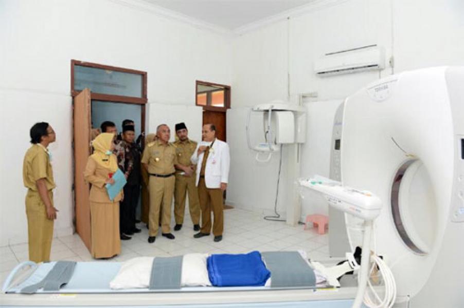 Gubri Tinjau Realisasi Fisik RSUD Indrasari Rengat yang Dibangun Dengan APBD Riau