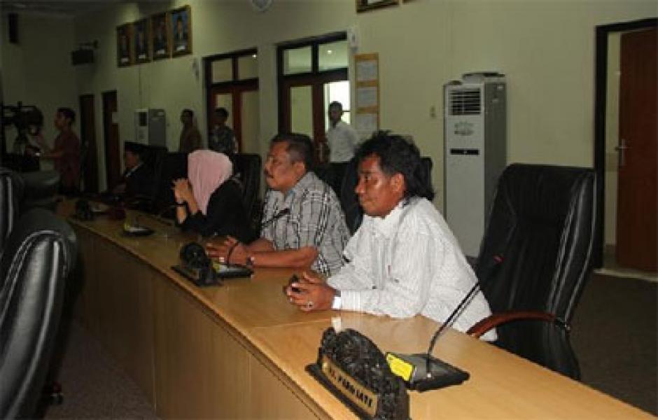 Paripurna LKPJ Dan Penyampaian Hasil Reses Diundur 8 Mei 2017