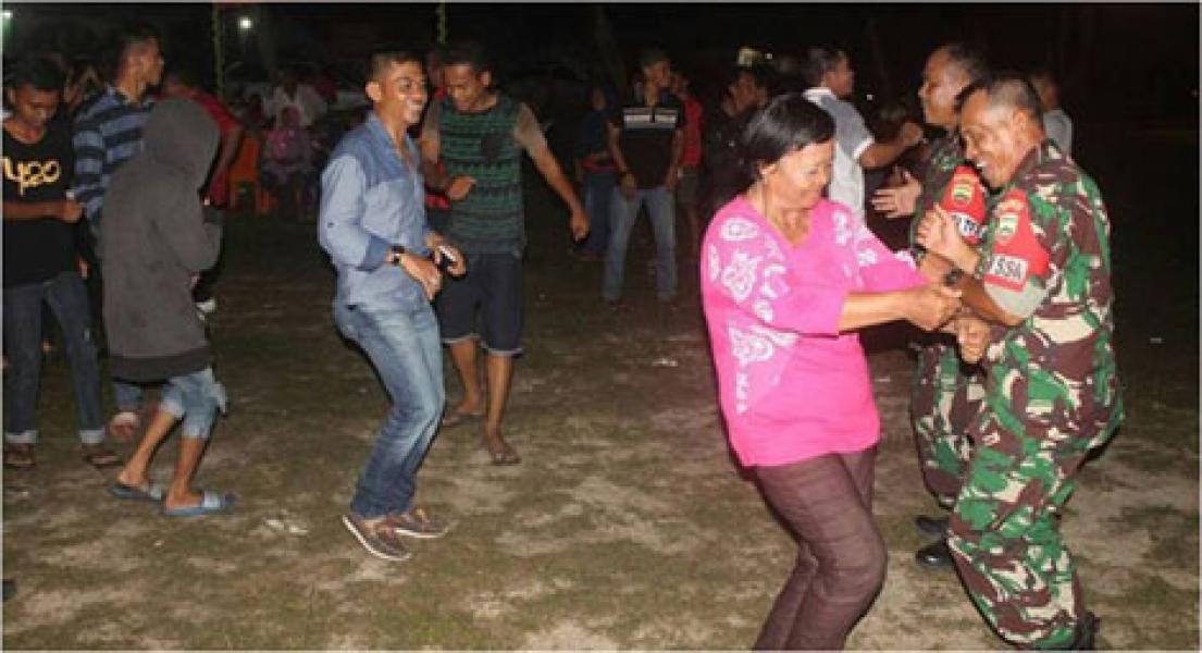 Randai Kuantan di TMMD 98 Obati Rindu Perantau