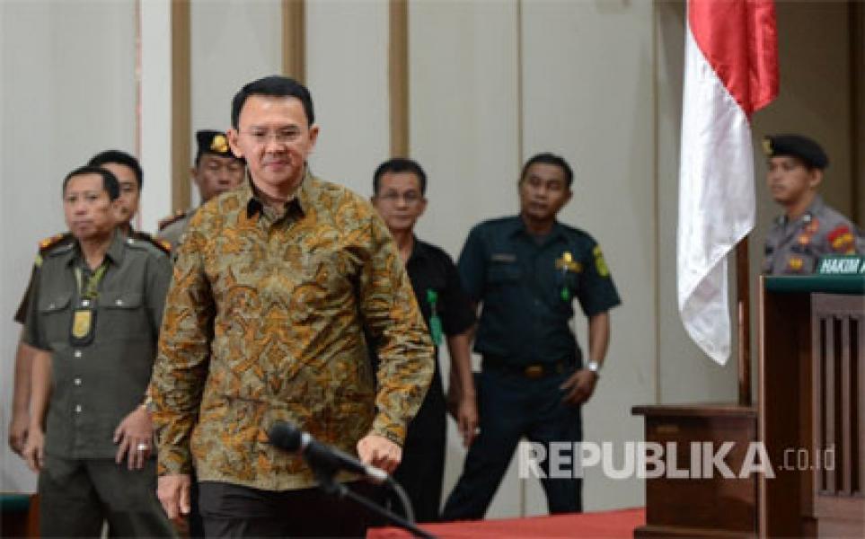 Sidang Ditunda, Hakim: Orang Segini Banyak Belum Selesai Mengetik?