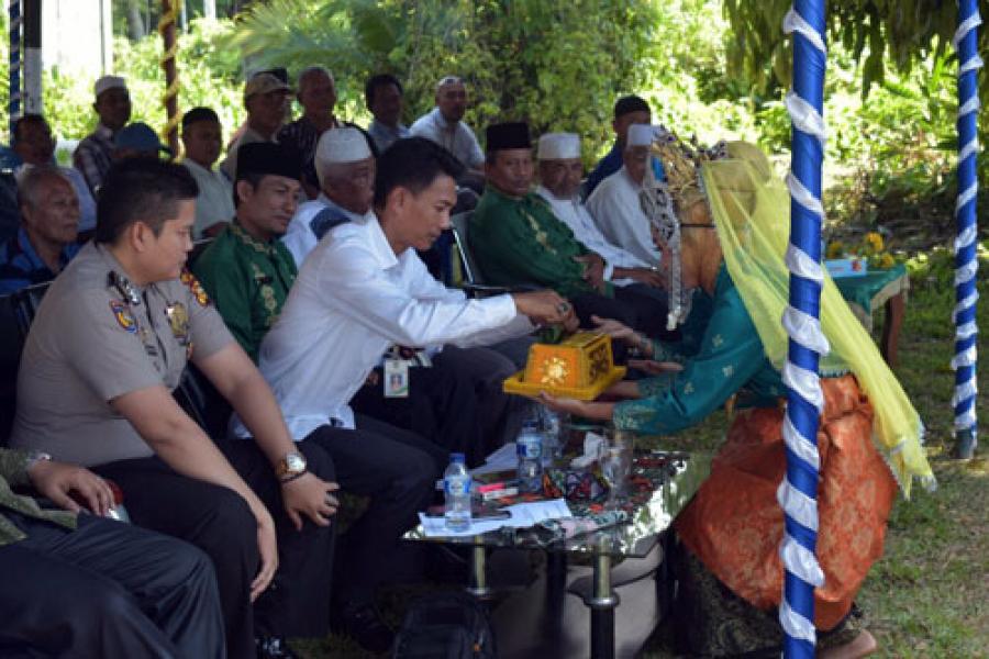 853 Warga Desa Meskom Memanfaatkan UED-SP