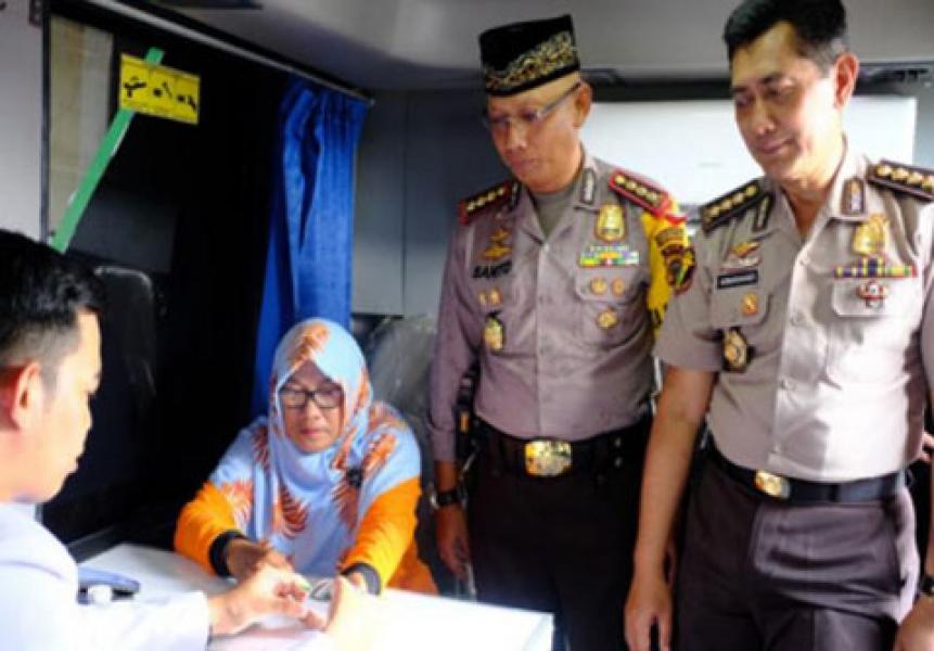 Kapolresta Pimpin Giat Sosial Jumat Barokah di RTH Pekanbaru