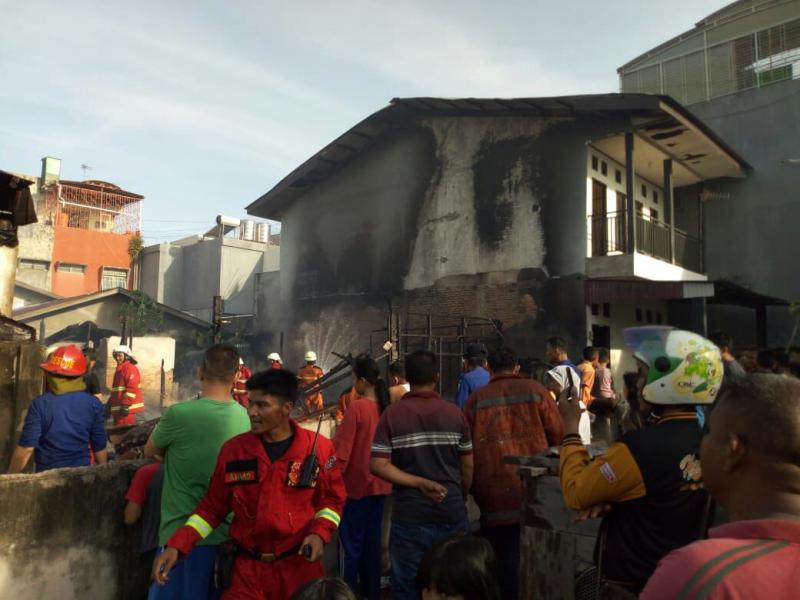 Kebakaran Hanguskan 3 Rumah Permanen dan 2 Seni Permanen di Pekanbaru