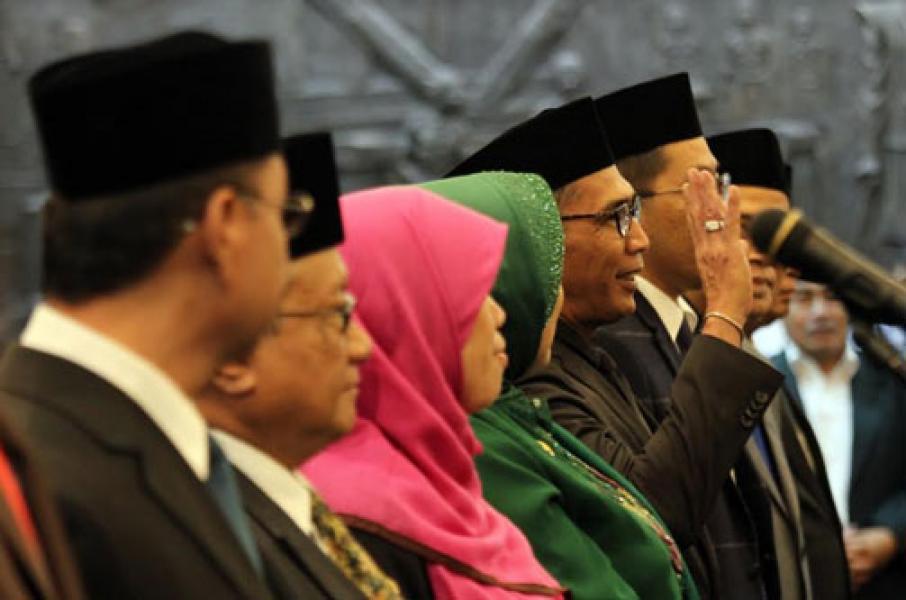 Ketua MPR Lantik Mafirion Anggota MPR RI Asal Riau 