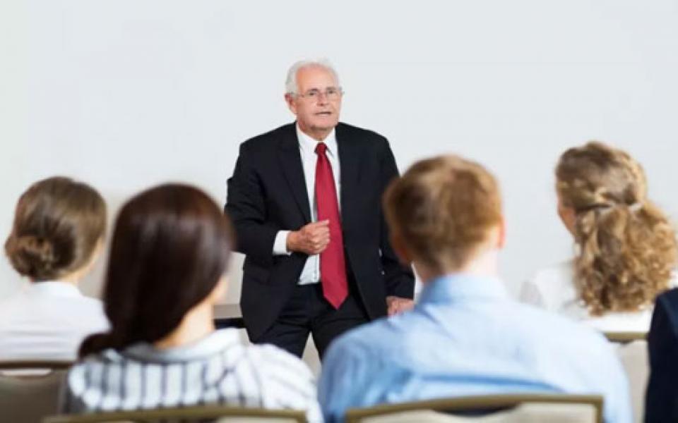 Mengajar di Indonesia, Dosen Asing Akan Digaji Rp65 Juta