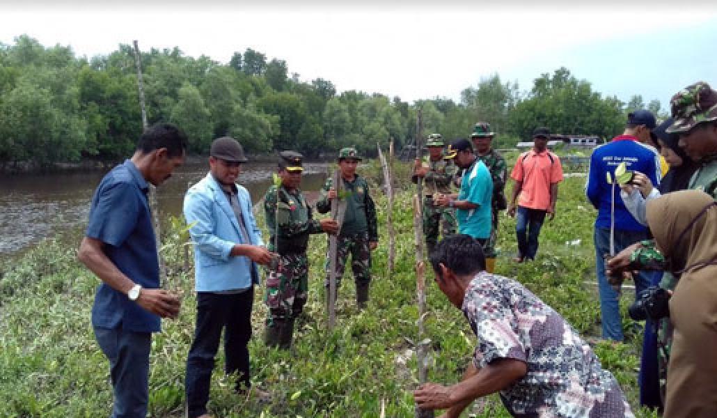 Peduli Lingkungan, Koramil Bangko Gelar Bhakti Sosial Penanaman 1000 Pohon Mangrove