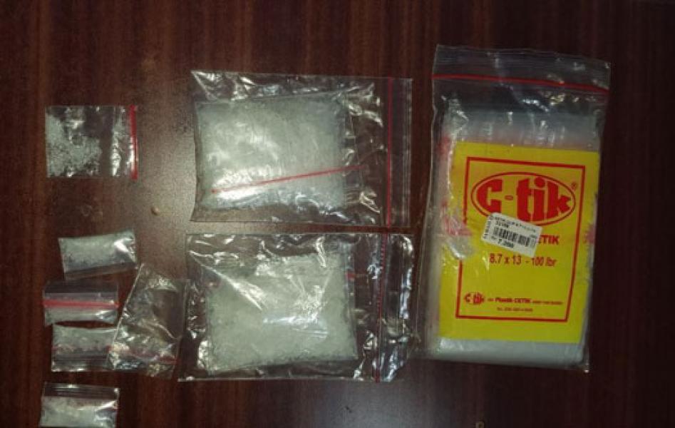 Pelaku Narkoba Lompat Dari Lantai 3 Hotel Angkasa Garden Saat Digerebek Polisi