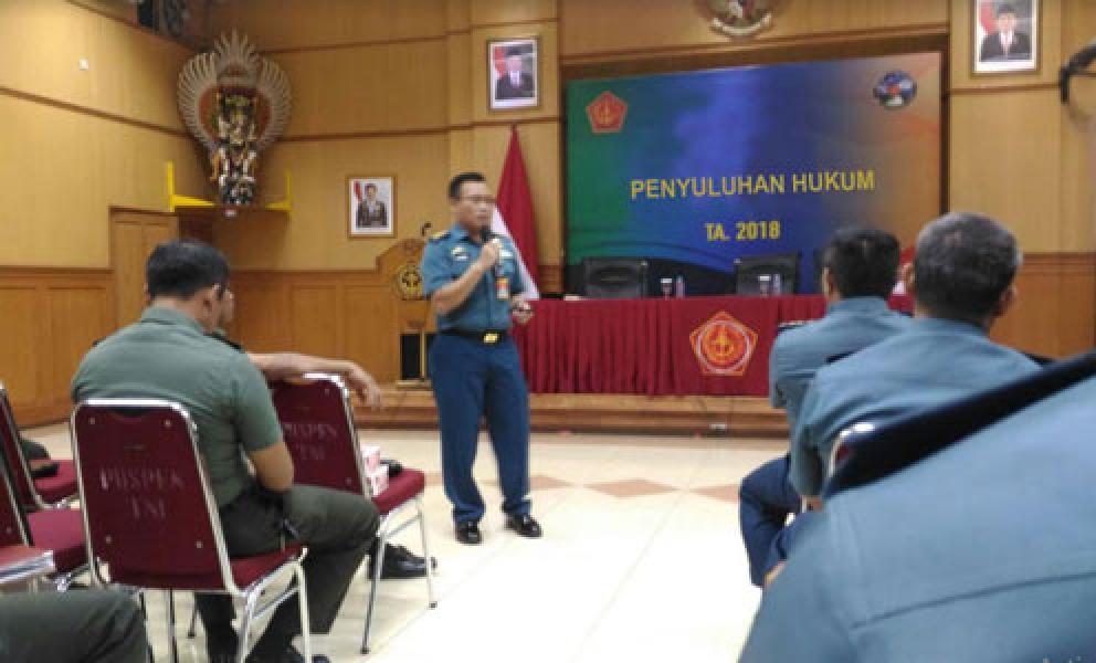 Prajurit dan PNS Puspen TNI Ikuti Penyuluhan Hukum