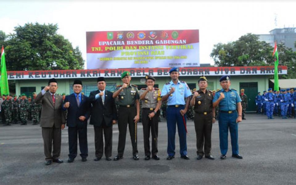 Sinergitas TNI-Polri Dan Pemprov Riau, Gelar Upacara 17-an Gabungan