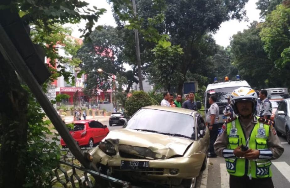 Sopir Mengantuk, Mobil Sedan Tabrak Ibu dan Anak hingga Tewas