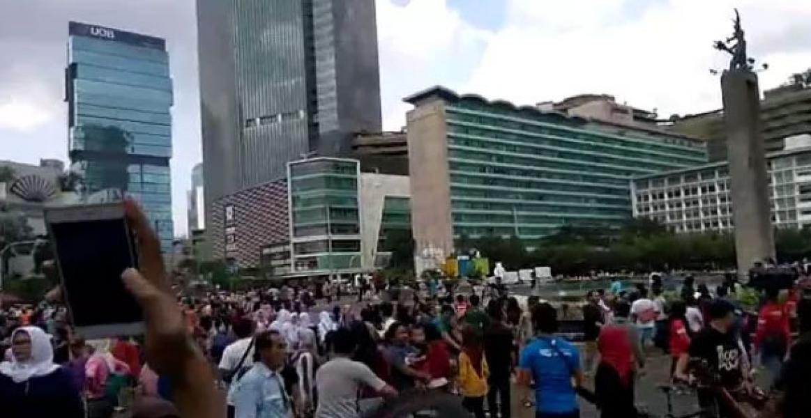 Warga yang Berolahraga di CFD Dikagetkan Gedung Seakan Roboh