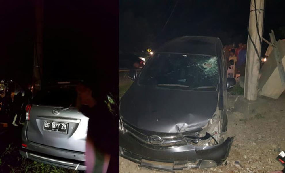 Xenia Tabrak Tiang PLN di Simpang Empat Pantai Cermin, Listrik Mendadak Mati