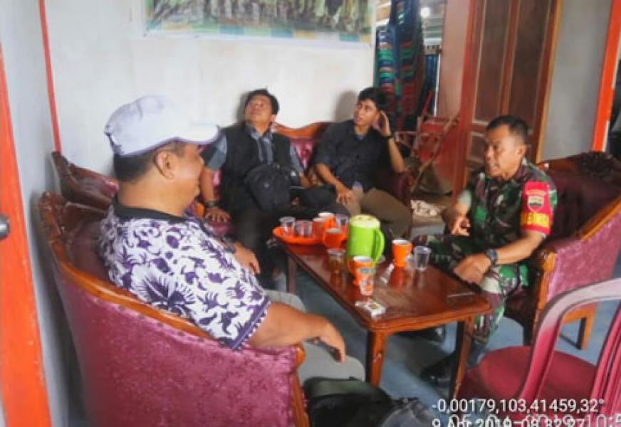 Babinsa Bakau Aceh, Lakukan Komsos Dengan Perangkat Desa