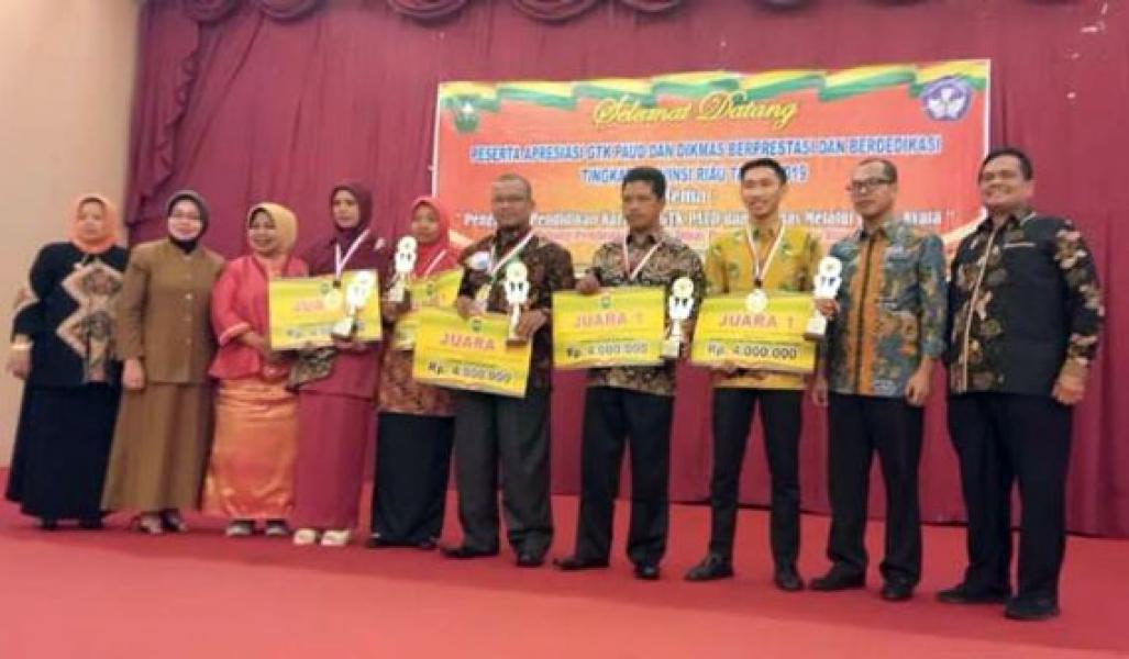 Fitria, Pengelola PAUD Desa Mentayan Terbaik di Riau