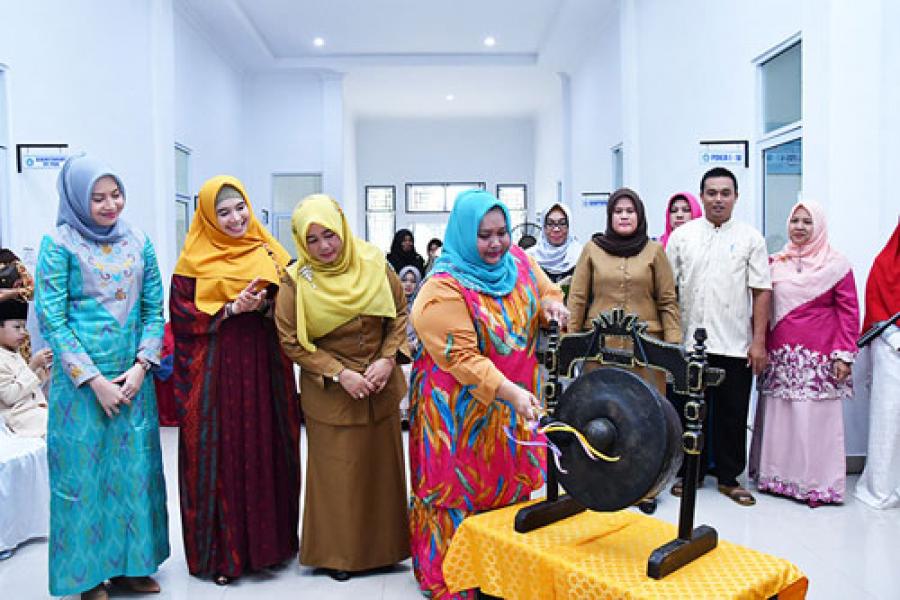 Kasmarni Amril Resmikan Gedung Sekretariat PKK