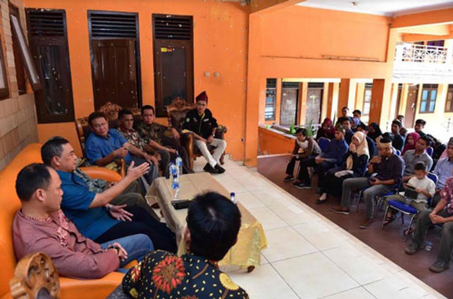 Silaturahmi Wagubri Dengan IPR di Asrama Putra Riau Yogyakarta