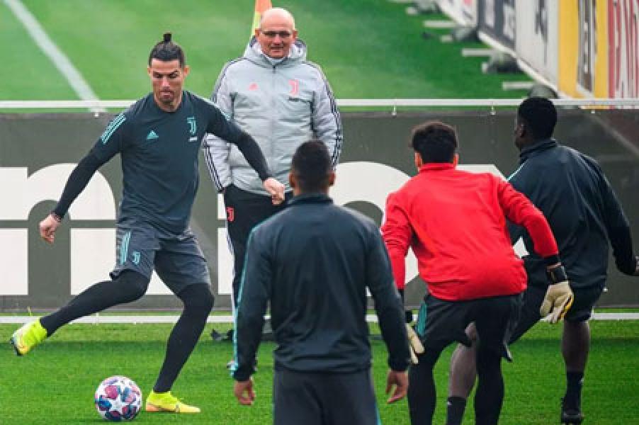 Akan Latihan Lagi, Ronaldo Tiba di Turin Hari Ini