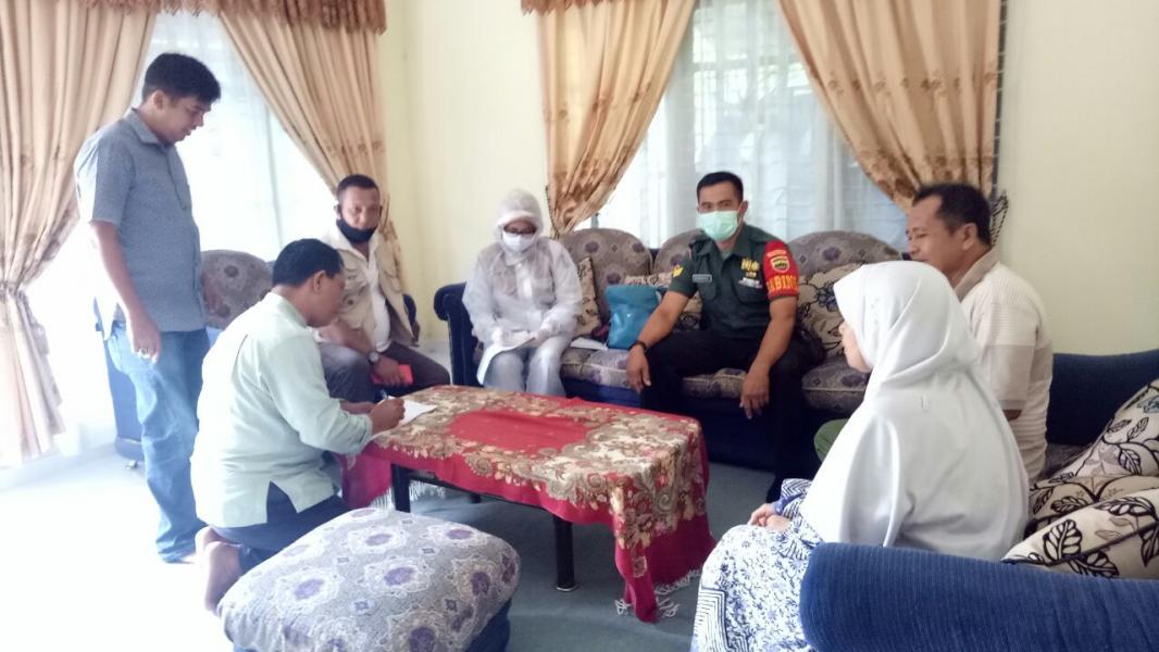 Angota Koramil 01/Bkn, Kelurahan dan Puskesmas Data Warga Yang Datang Dari Luar Daerah