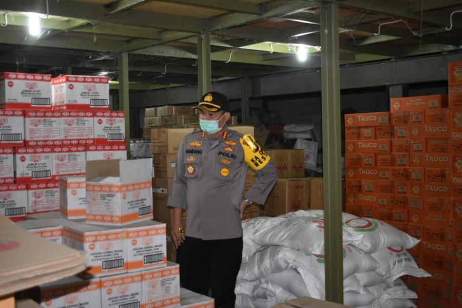 Antisipasi Kelangkaan Pangan,  Kapolresta Pekanbaru Sidak Pergudangan Sembako 