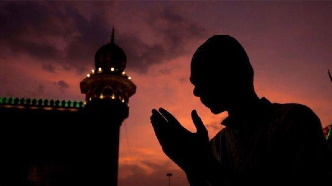 Bacaan 10 Surat Pendek Untuk Dibaca saat Salat Tarawih Tulisan Arab & Latin, Mudah Dihafalkan