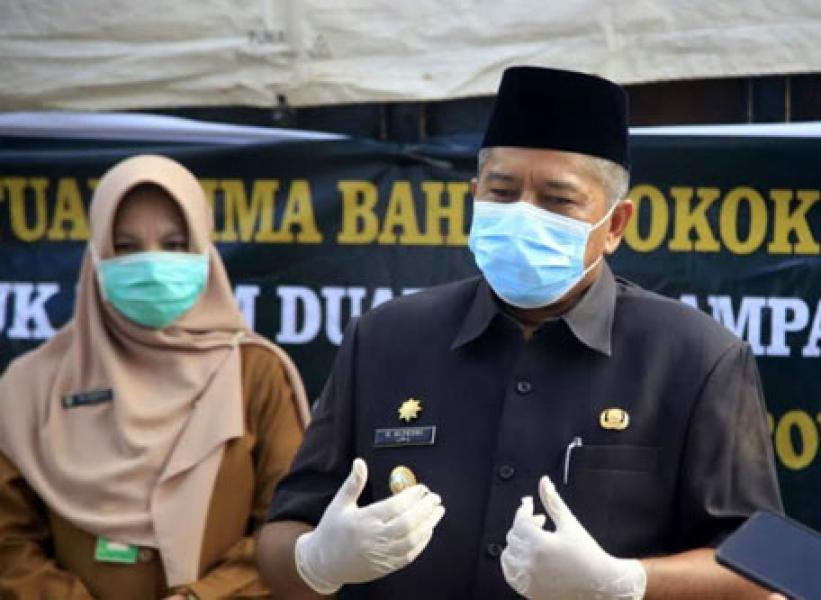 Bupati Alfedri Salurkan 587 Paket Sembako Untuk ODP Kabupaten Siak
