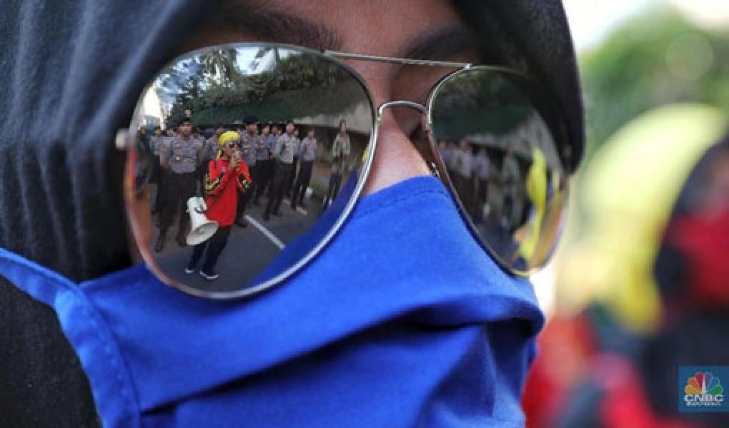 Buruh Minta Libur, Upah & THR Penuh, Pengusaha: Teori Apa Itu