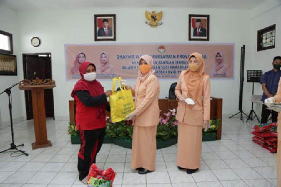 DWP Riau Salurkan Bantuan 182 Sembako Dalam Rangka Bulan Ramadhan