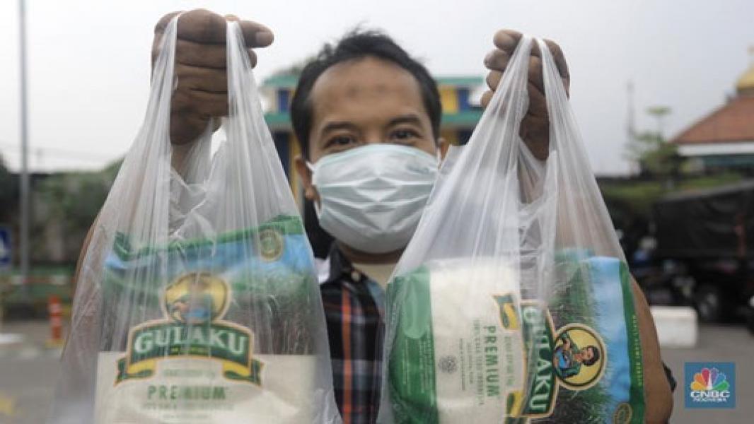 Imbas Corona, Ini Warga RI yang Dapat Paket Sembako & BLT!