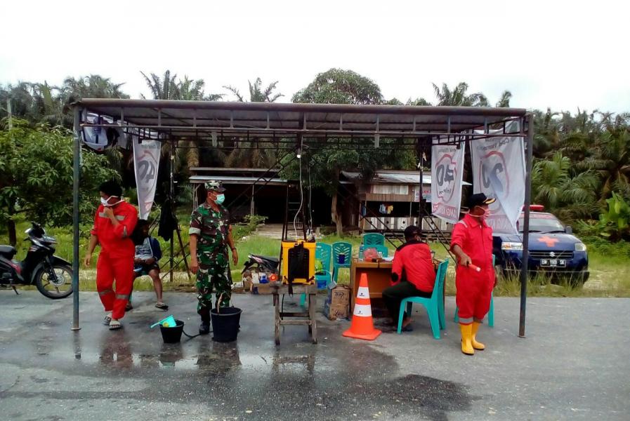 Ingin Berkunjung ke Kecamatan Kunto Darussalam, Wajib Lewati Pos Penyemprotan Desinfektan
